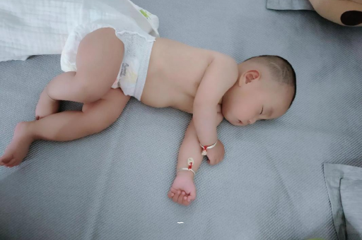 长春宝宝肠胀气的症状